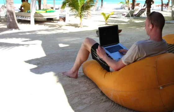 digital-nomad-remote-worker