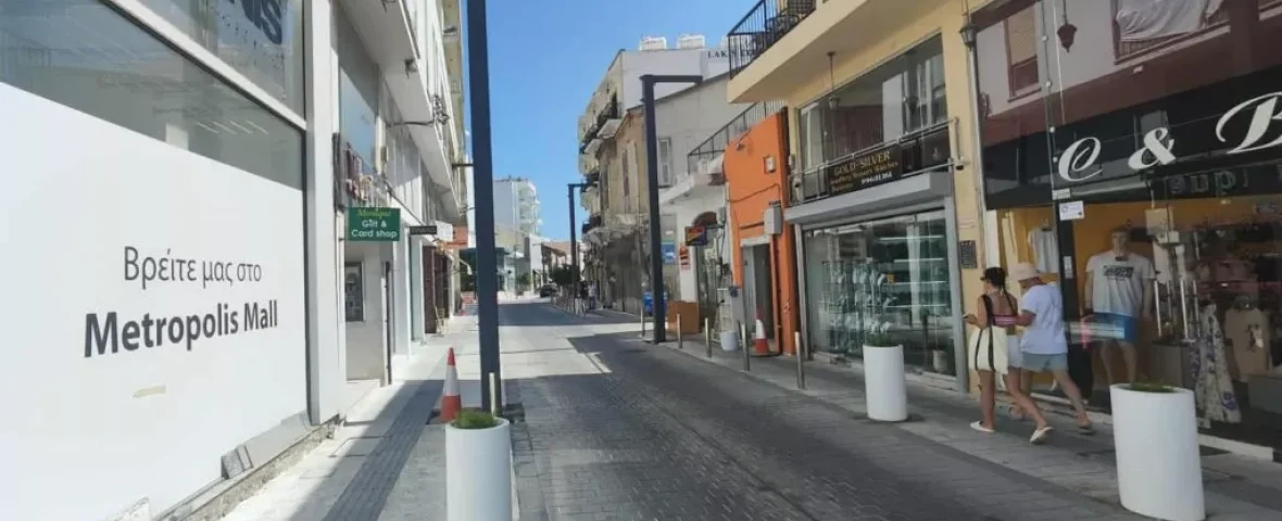 emporiko-kentro-larnakas-1024x644-1